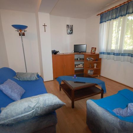 Apartments Daidzic By El-Pi Tours Njivice Ngoại thất bức ảnh
