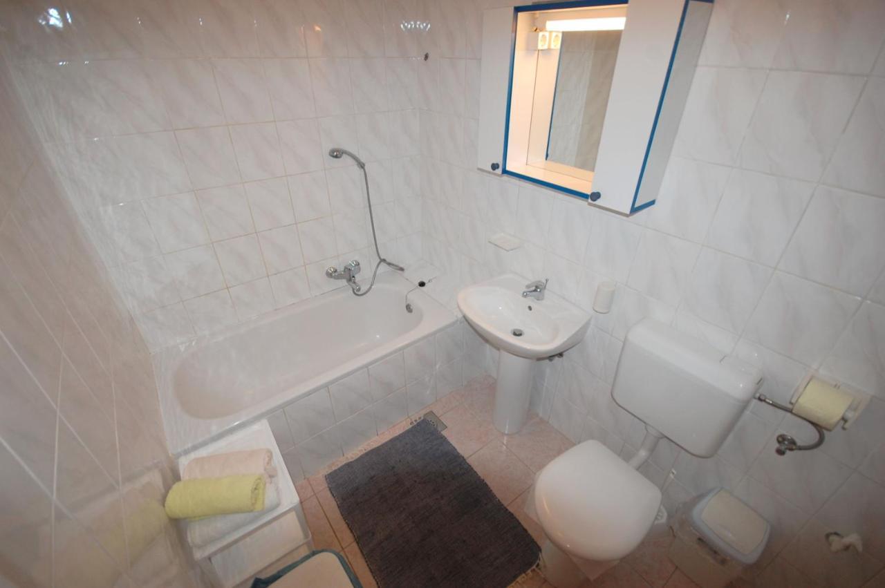 Apartments Daidzic By El-Pi Tours Njivice Ngoại thất bức ảnh